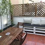 Апартаменти Flat With Terrace In Adamastor Лісабон